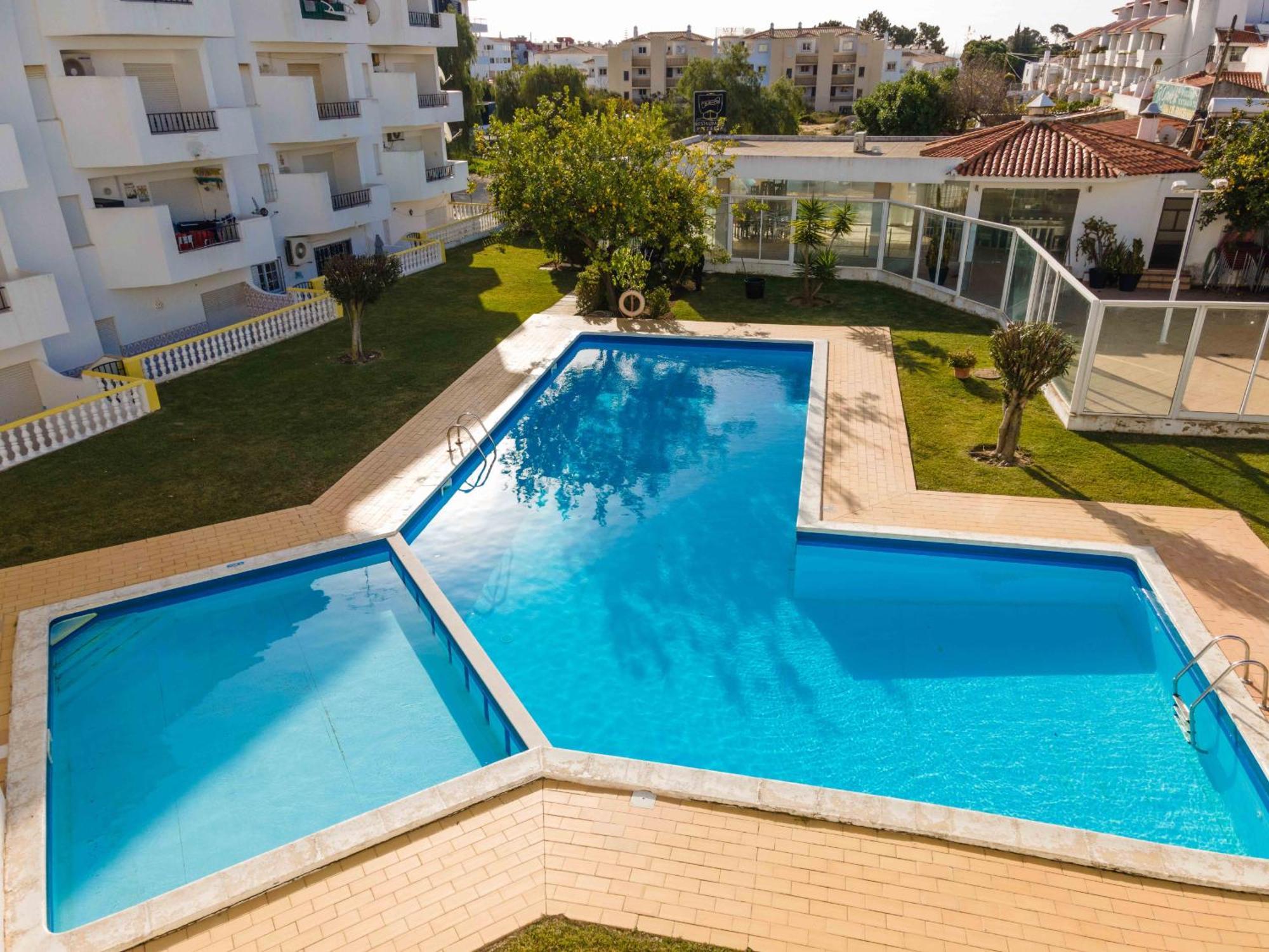Santa Eulalia 2-Bedroom Apartment - Swimming Pool - Wifi Albufeira Bagian luar foto