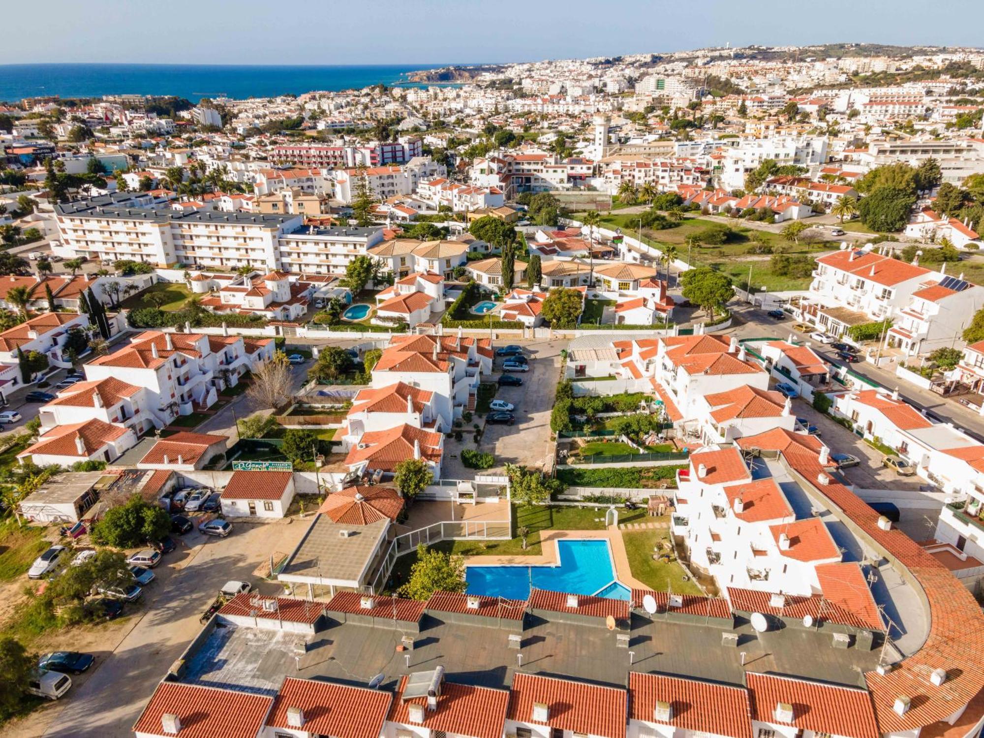 Santa Eulalia 2-Bedroom Apartment - Swimming Pool - Wifi Albufeira Bagian luar foto